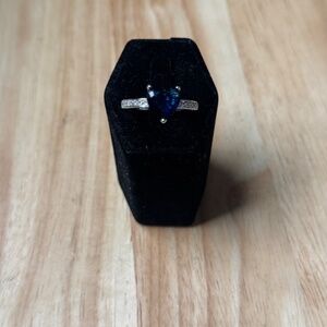 GLAMOUR ENGAGEMENT RING SIZE 6
